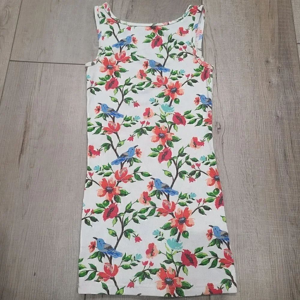 Set of 2 XS Women's Tank Tops - Picture 3 of 8